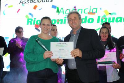 Sicredi Grandes Lagos PR/SP realiza formatura para participantes do Programa Sicredi Fortalece